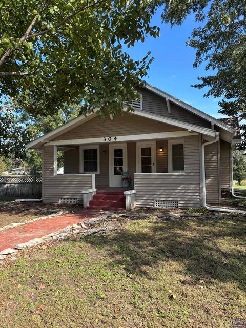 Photo of 304 Westphalia St, Olpe, KS 66865 (MLS # 247141)