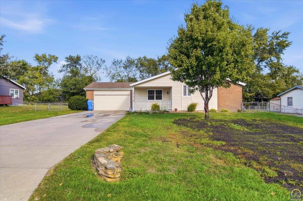 3612 SE 23RD TER, TOPEKA, KS 66605 - Image d75d78eac80d714e2d3987cb2a2c473f/222161867