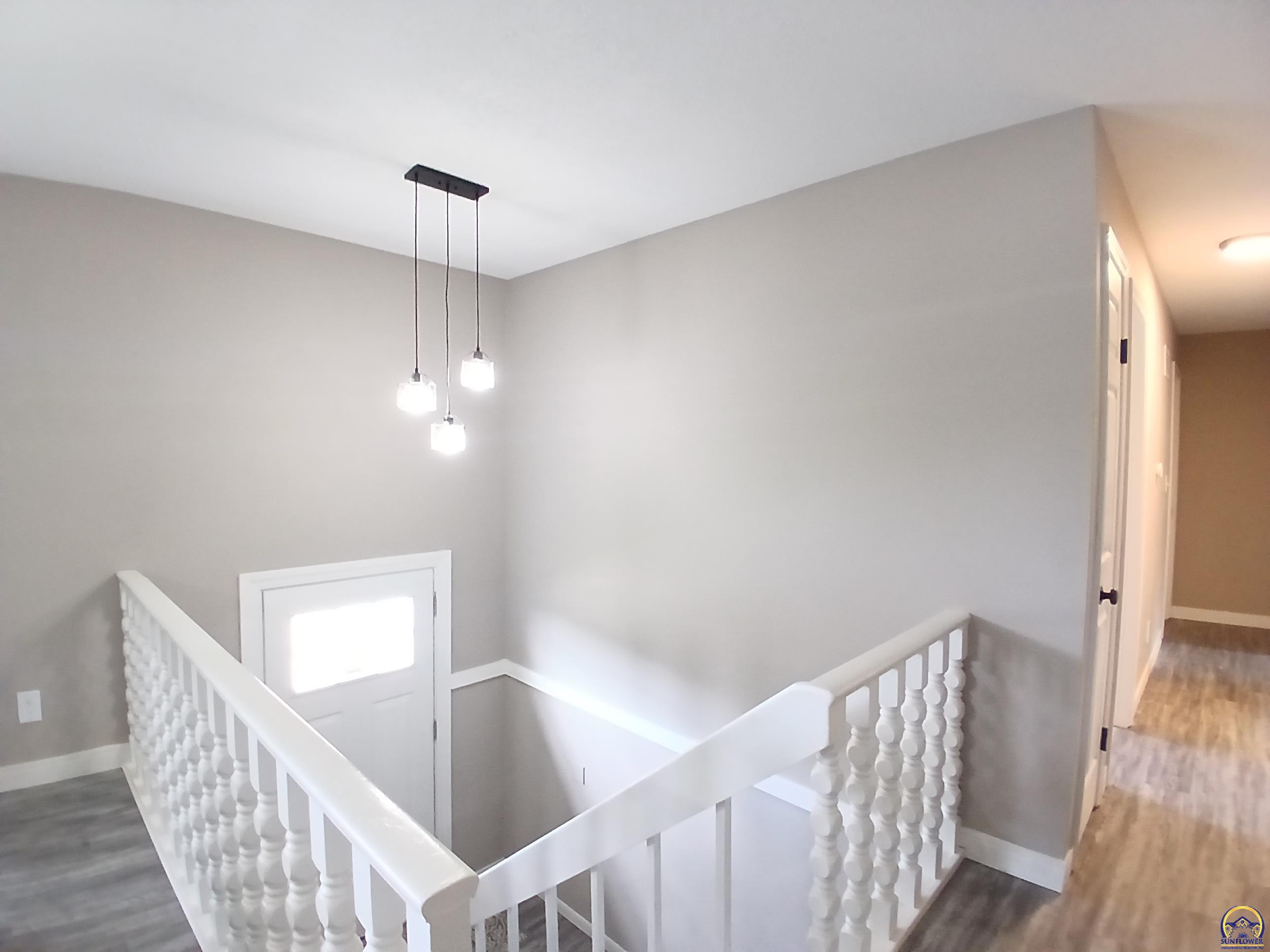 Topeka, Kansas 66609, United States, 4 Bedrooms Bedrooms, ,3 BathroomsBathrooms,Residential,Pending,226599