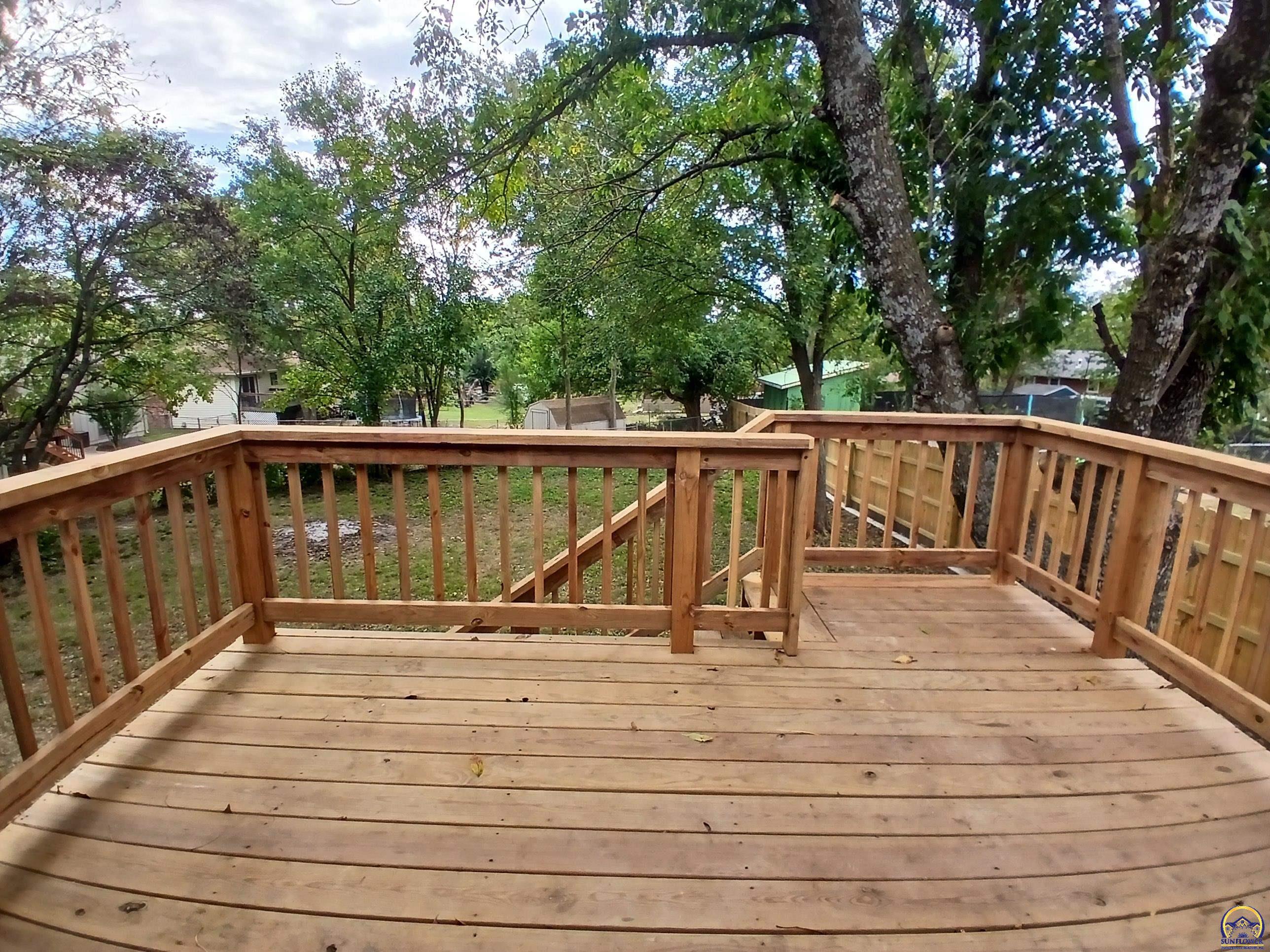 Topeka, Kansas 66609, United States, 4 Bedrooms Bedrooms, ,3 BathroomsBathrooms,Residential,Pending,226599