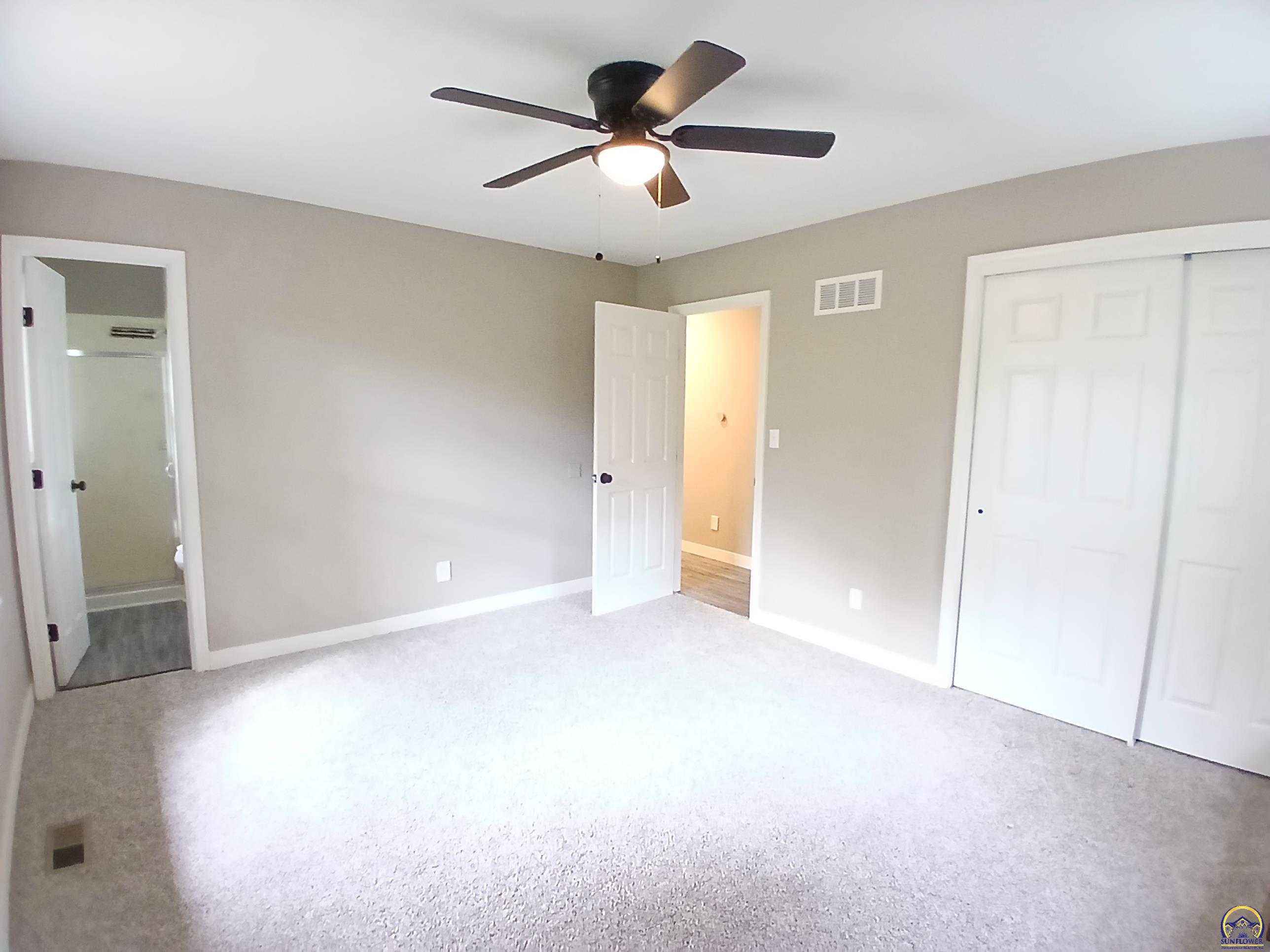 Topeka, Kansas 66609, United States, 4 Bedrooms Bedrooms, ,3 BathroomsBathrooms,Residential,Pending,226599