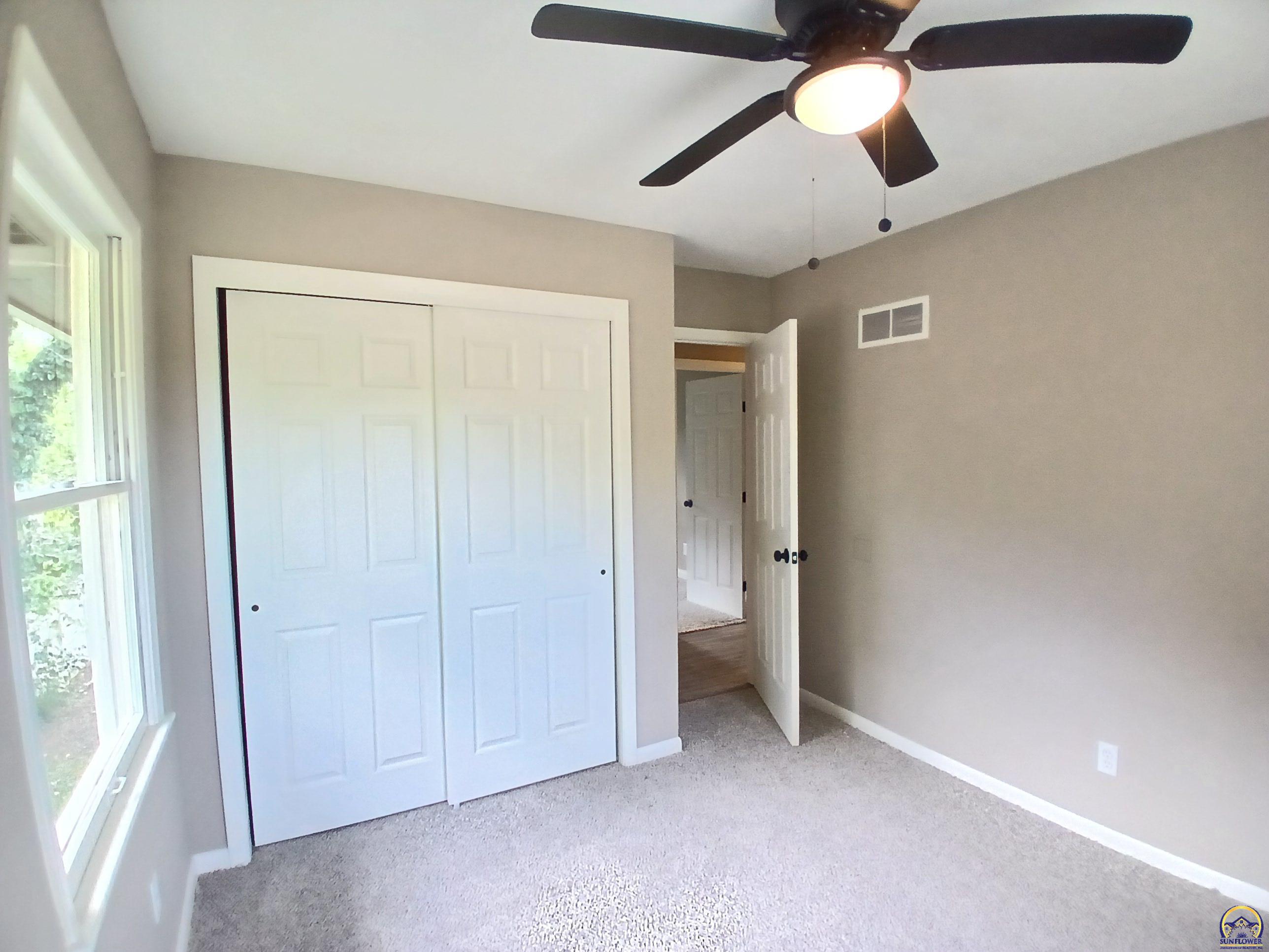 Topeka, Kansas 66609, United States, 4 Bedrooms Bedrooms, ,3 BathroomsBathrooms,Residential,Pending,226599