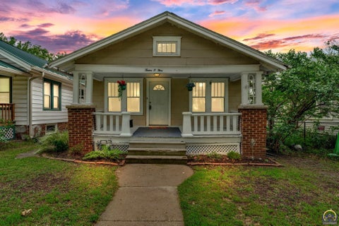 Photo of 1209 SW Woodward Ave, Topeka, KS 66604 (MLS # 245953)