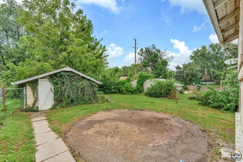 Tiny photo for 1209 SW Woodward Ave, Topeka, KS 66604 (MLS # 245953)