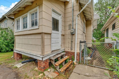 Tiny photo for 1209 SW Woodward Ave, Topeka, KS 66604 (MLS # 245953)