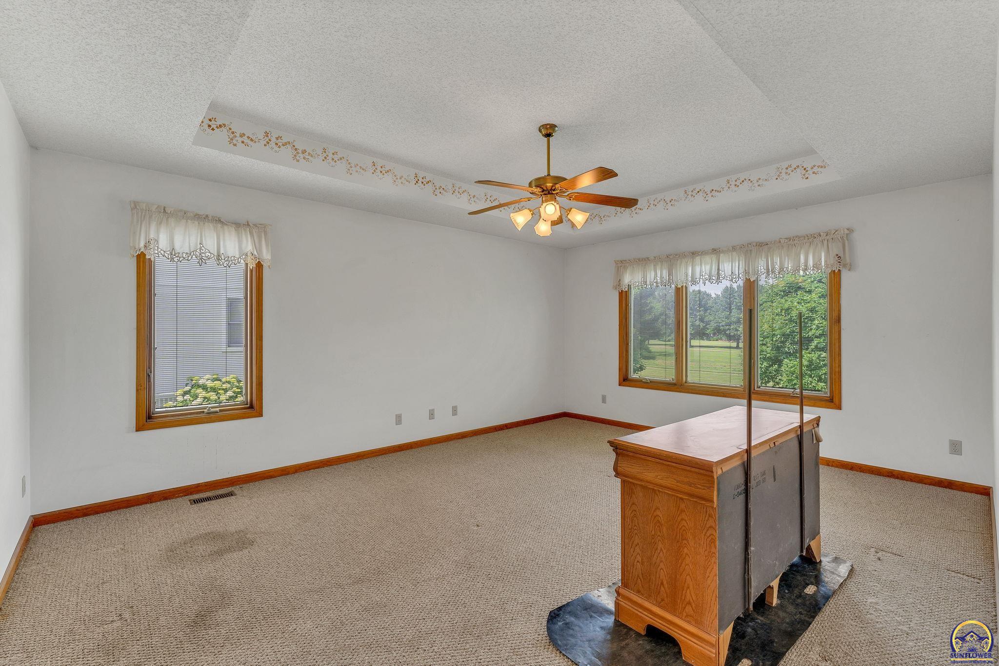 Topeka, Kansas 66610, United States, 4 Bedrooms Bedrooms, ,4 BathroomsBathrooms,Residential,Active,147918