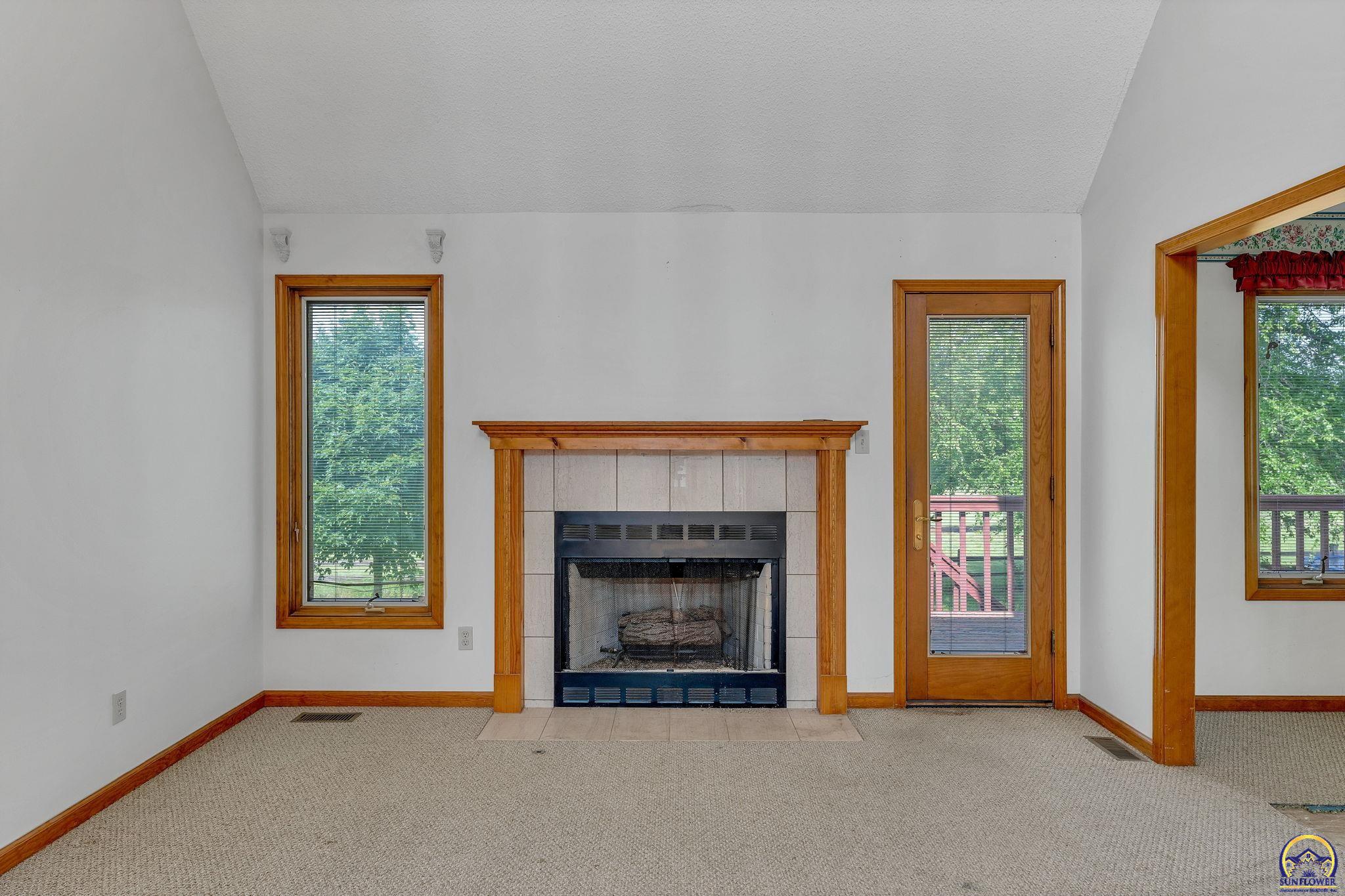 Topeka, Kansas 66610, United States, 4 Bedrooms Bedrooms, ,4 BathroomsBathrooms,Residential,Active,147918