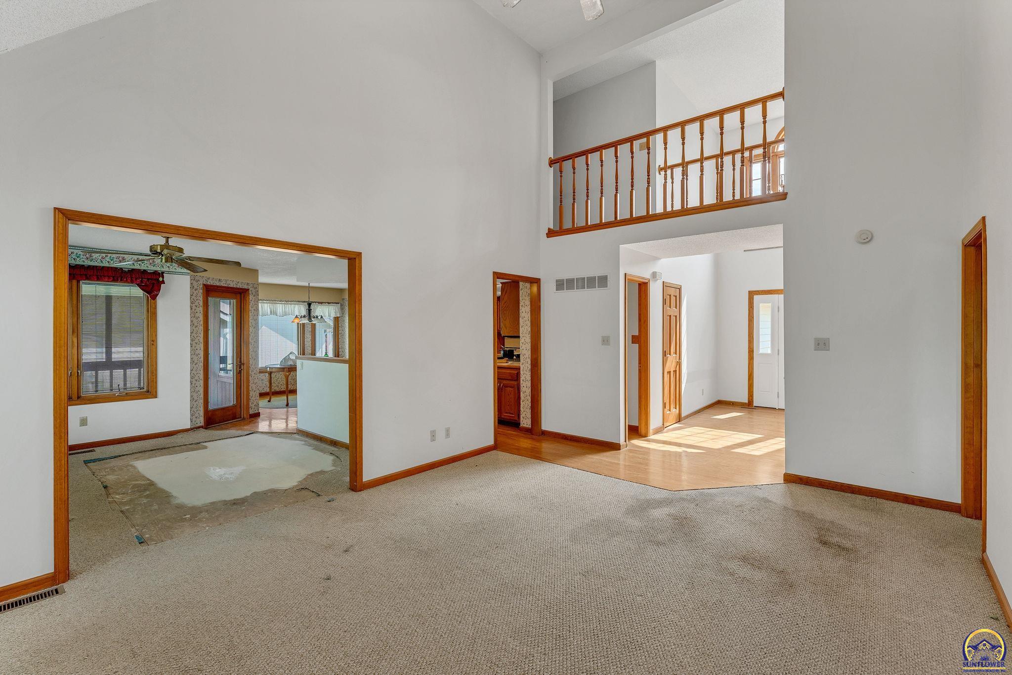 Topeka, Kansas 66610, United States, 4 Bedrooms Bedrooms, ,4 BathroomsBathrooms,Residential,Active,147918