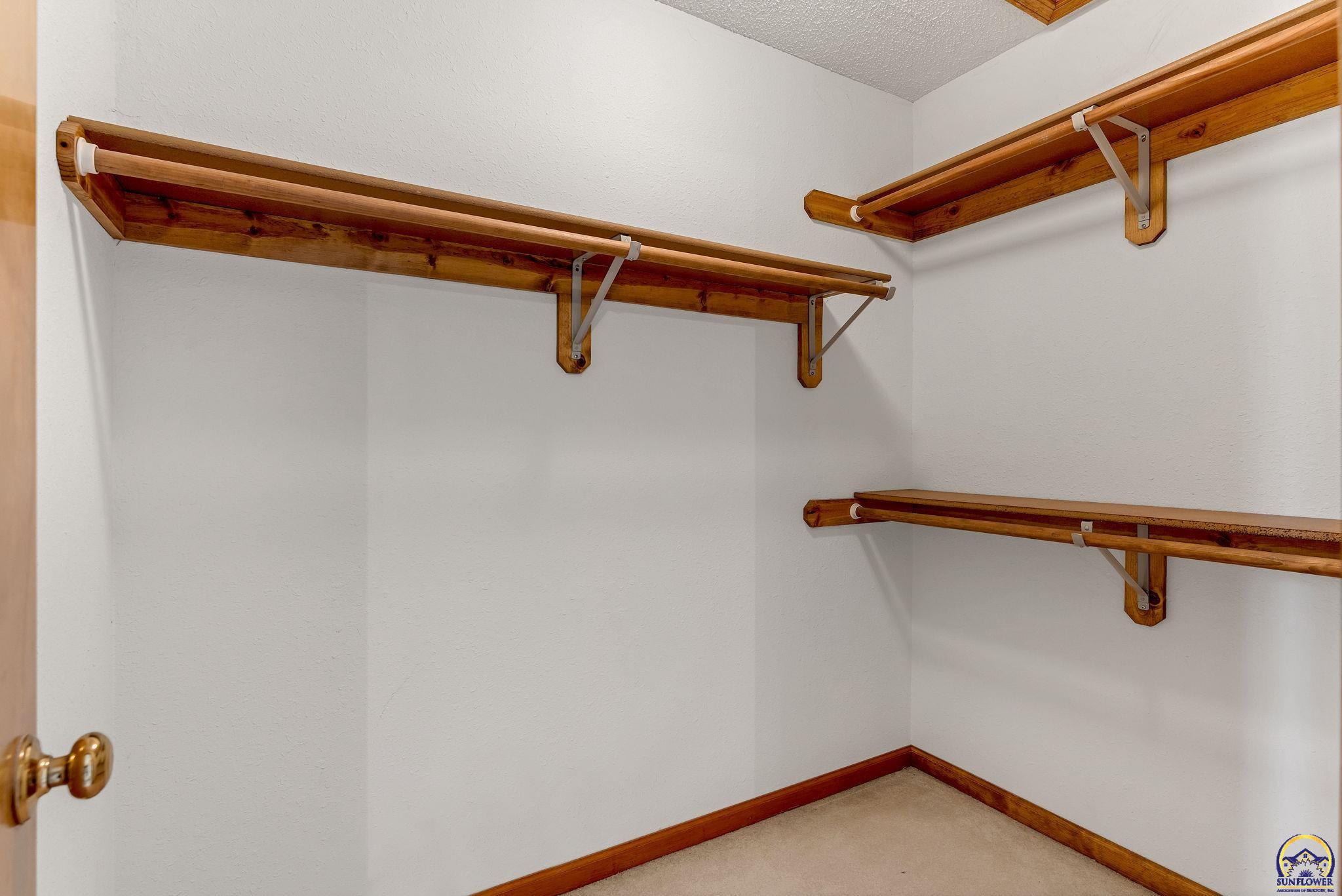 Topeka, Kansas 66610, United States, 4 Bedrooms Bedrooms, ,4 BathroomsBathrooms,Residential,Active,147918