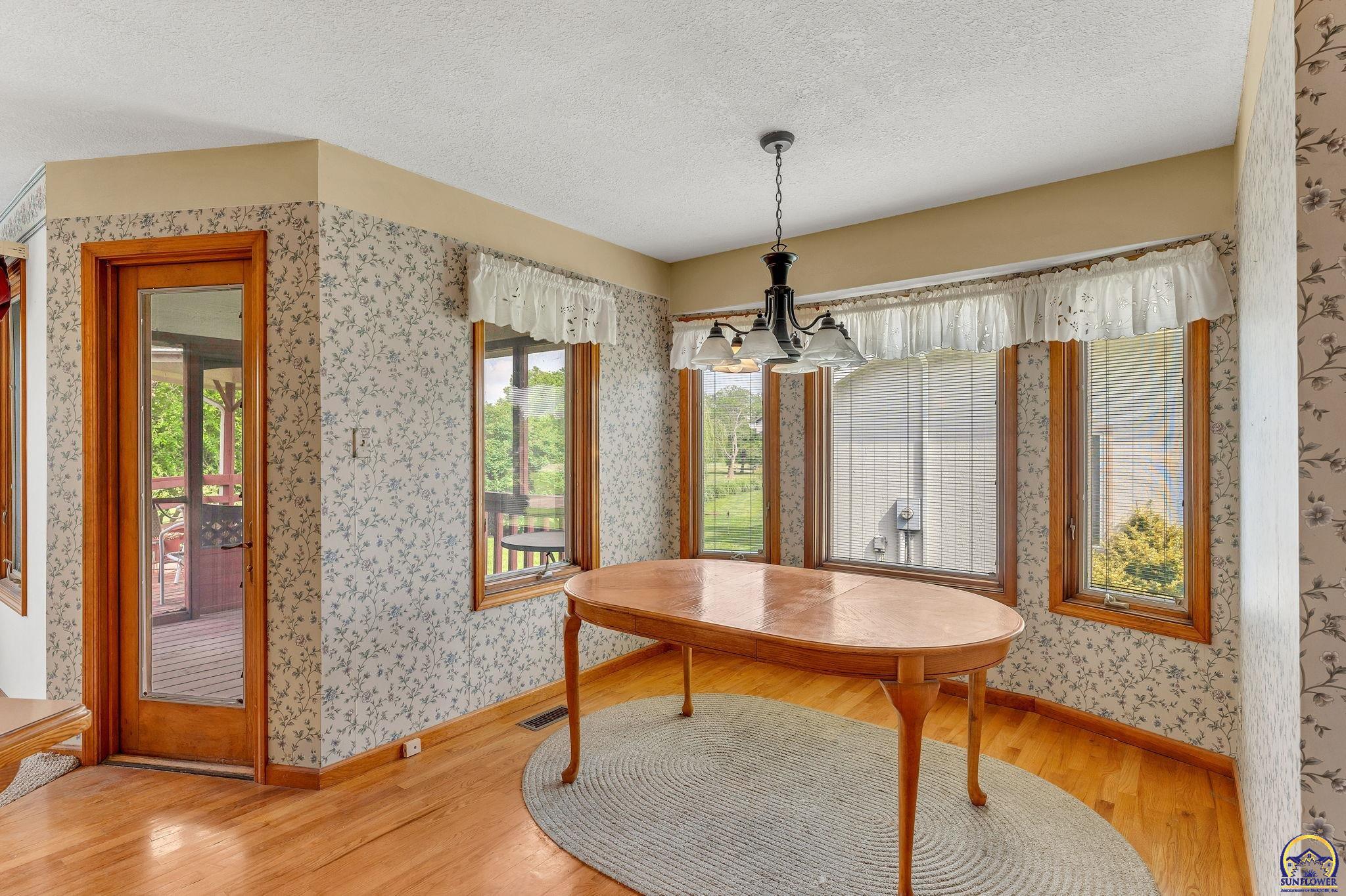 Topeka, Kansas 66610, United States, 4 Bedrooms Bedrooms, ,4 BathroomsBathrooms,Residential,Active,147918