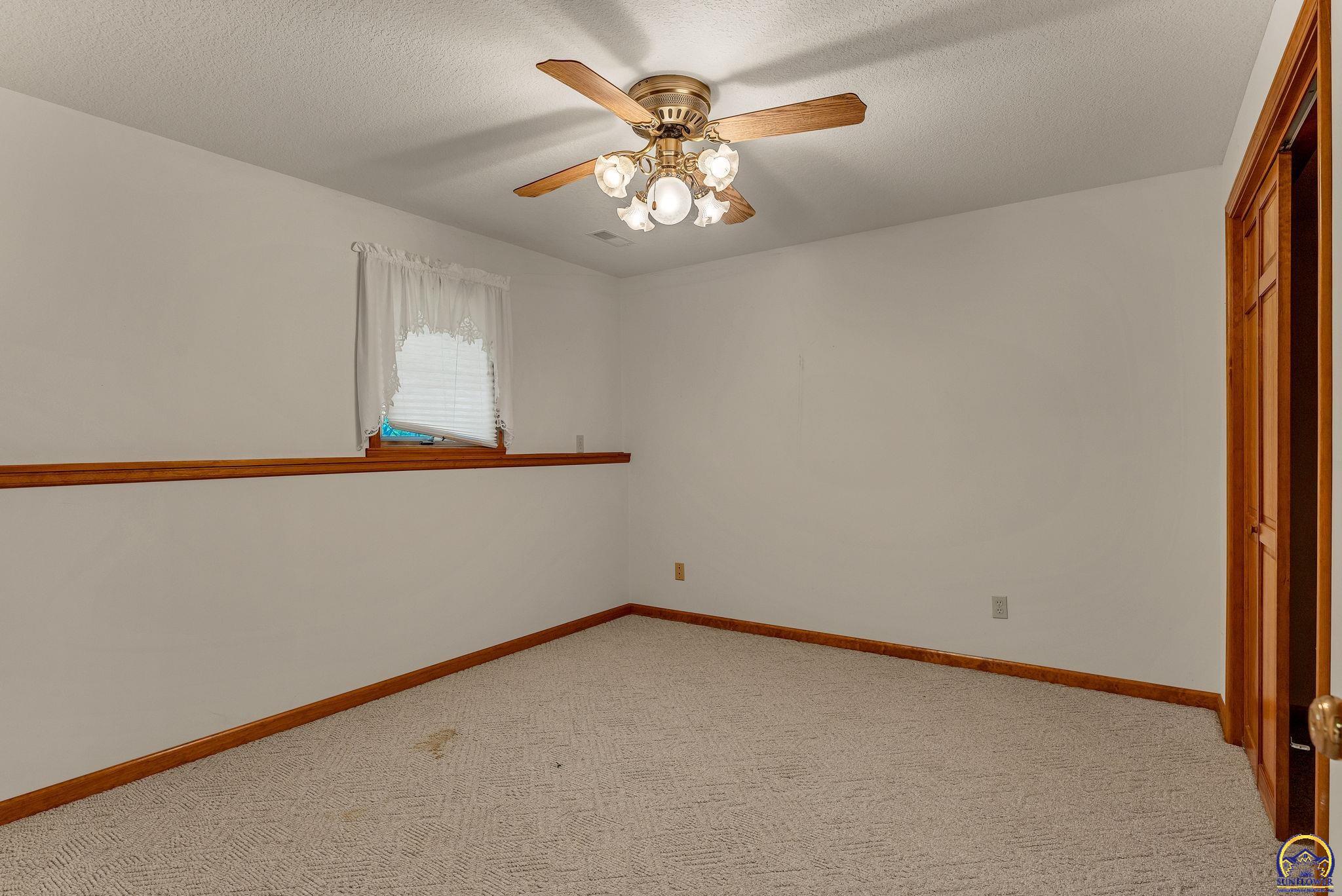 Topeka, Kansas 66610, United States, 4 Bedrooms Bedrooms, ,4 BathroomsBathrooms,Residential,Active,147918