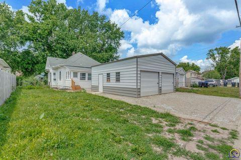 Tiny photo for 418 NE Wilson Ave, Topeka, KS 66616 (MLS # 244728)