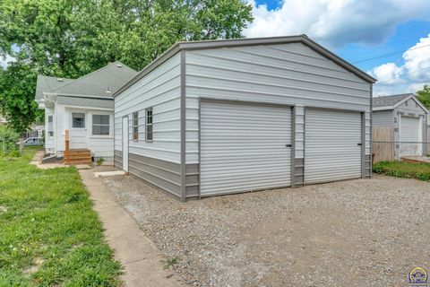 Tiny photo for 418 NE Wilson Ave, Topeka, KS 66616 (MLS # 244728)