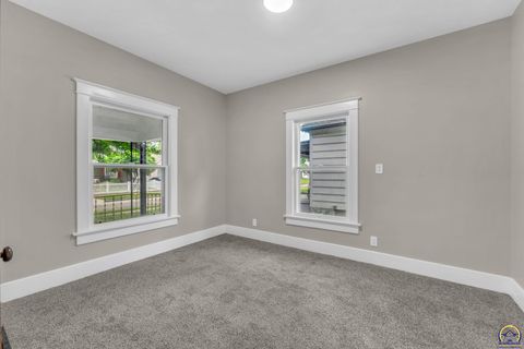 Tiny photo for 418 NE Wilson Ave, Topeka, KS 66616 (MLS # 244728)
