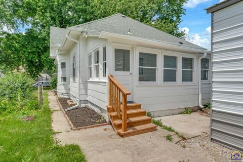 Tiny photo for 418 NE Wilson Ave, Topeka, KS 66616 (MLS # 244728)