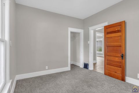 Tiny photo for 418 NE Wilson Ave, Topeka, KS 66616 (MLS # 244728)