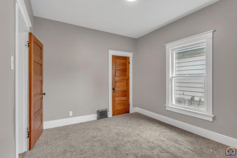 Tiny photo for 418 NE Wilson Ave, Topeka, KS 66616 (MLS # 244728)