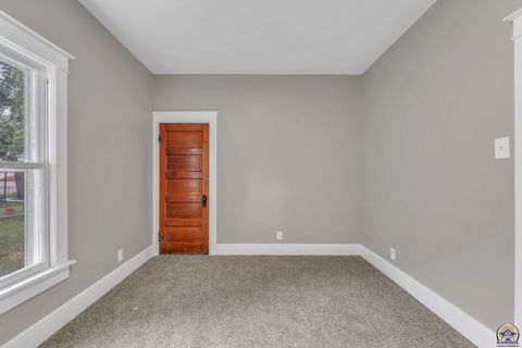 Tiny photo for 418 NE Wilson Ave, Topeka, KS 66616 (MLS # 244728)