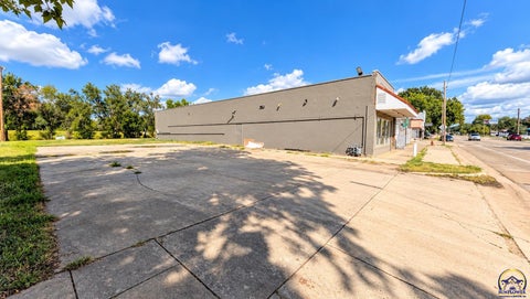 Tiny photo for 1116 SE 6th St, Topeka, KS 66607 (MLS # 246897)