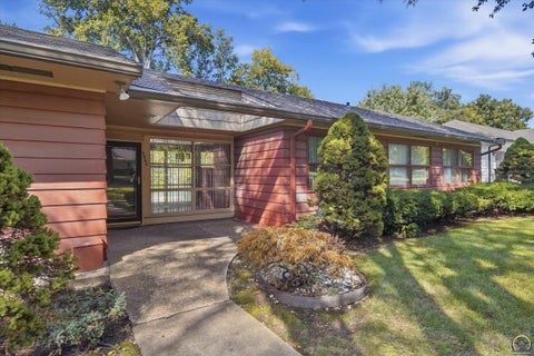 Tiny photo for 3640 SW Drury Ln, Topeka, KS 66604 (MLS # 246894)