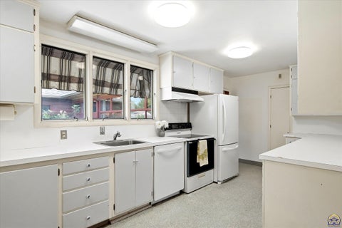 Tiny photo for 3640 SW Drury Ln, Topeka, KS 66604 (MLS # 246894)