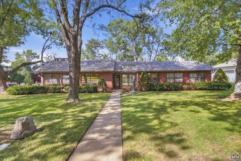 Photo of 3640 SW Drury Ln, Topeka, KS 66604 (MLS # 246894)