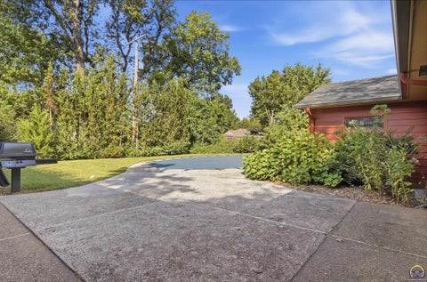 Tiny photo for 3640 SW Drury Ln, Topeka, KS 66604 (MLS # 246894)