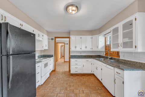 Tiny photo for 1635 SW Burnett Rd, Topeka, KS 66604 (MLS # 245613)