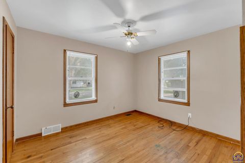 Tiny photo for 1635 SW Burnett Rd, Topeka, KS 66604 (MLS # 245613)