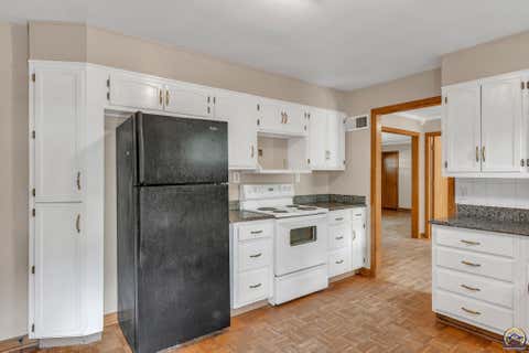 Tiny photo for 1635 SW Burnett Rd, Topeka, KS 66604 (MLS # 245613)