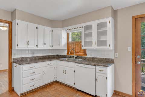 Tiny photo for 1635 SW Burnett Rd, Topeka, KS 66604 (MLS # 245613)