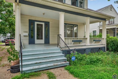 Tiny photo for 1282 SW College Ave, Topeka, KS 66604 (MLS # 245750)