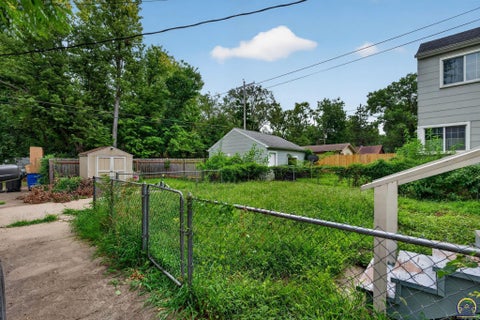 Tiny photo for 1282 SW College Ave, Topeka, KS 66604 (MLS # 245750)