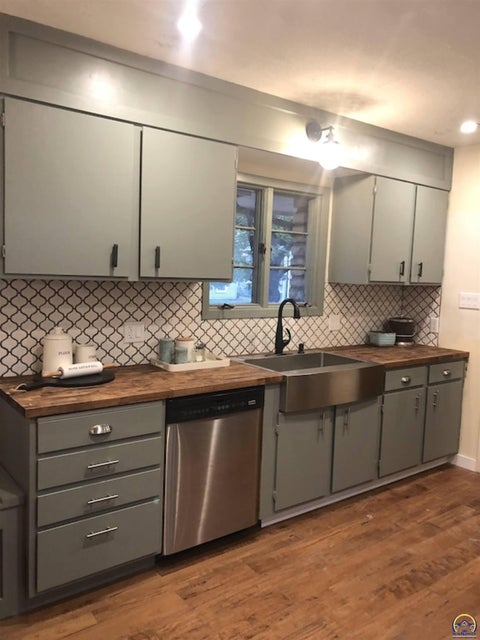 Tiny photo for 1503 SW Washburn Ave, Topeka, KS 66604 (MLS # 245646)