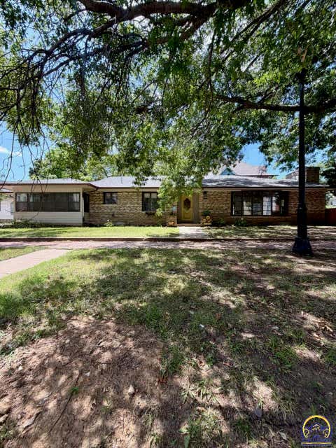 Photo of 1503 SW Washburn Ave, Topeka, KS 66604 (MLS # 245646)