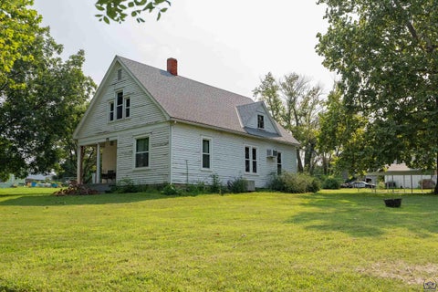 Photo of 619 George St, Effingham, KS 66023 (MLS # 246013)