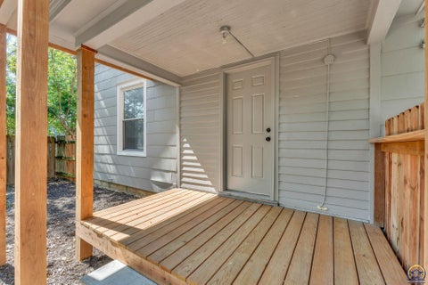 Tiny photo for 932 SW MacVicar Ave, Topeka, KS 66606 (MLS # 246708)