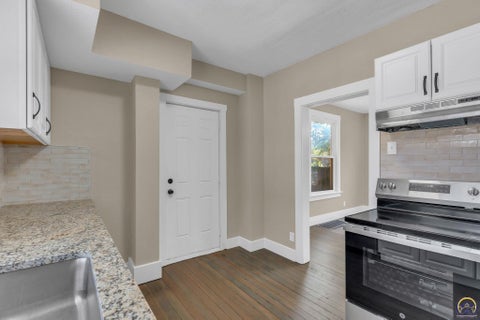 Tiny photo for 932 SW MacVicar Ave, Topeka, KS 66606 (MLS # 246708)