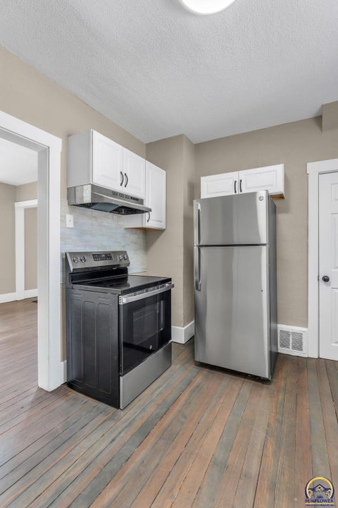 Tiny photo for 932 SW MacVicar Ave, Topeka, KS 66606 (MLS # 246708)