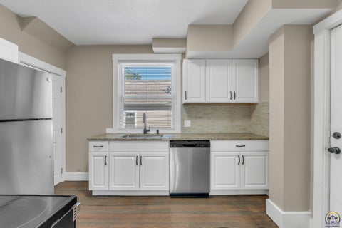 Tiny photo for 932 SW MacVicar Ave, Topeka, KS 66606 (MLS # 246708)