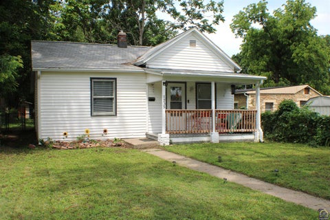 Photo of 1235 NE Madison St, Topeka, KS 66608 (MLS # 244824)