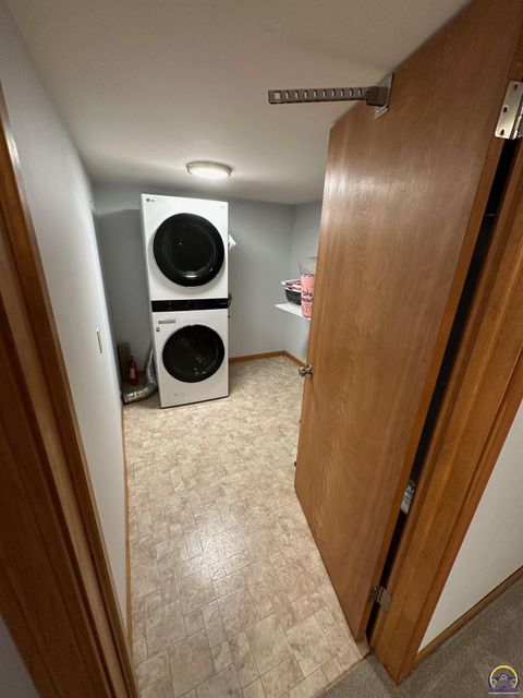 Tiny photo for 2802 Prairie St, Emporia, KS 66801 (MLS # 244283)