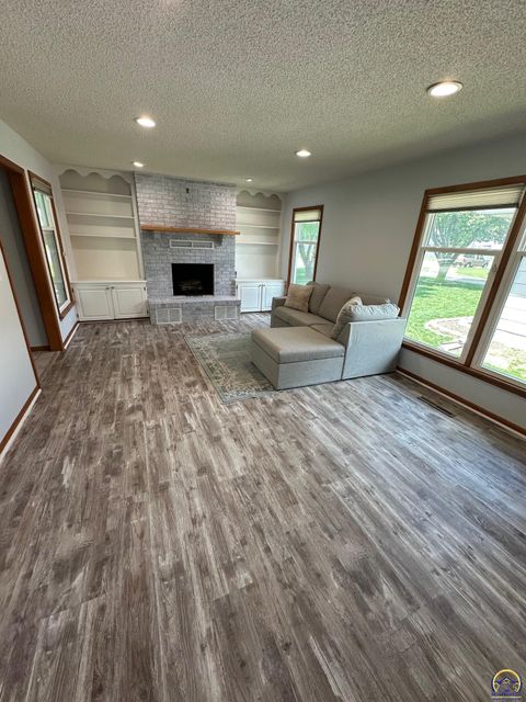 Tiny photo for 2802 Prairie St, Emporia, KS 66801 (MLS # 244283)