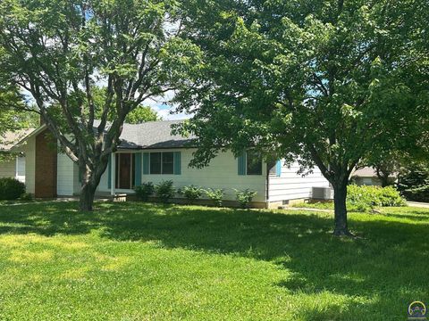 Tiny photo for 2802 Prairie St, Emporia, KS 66801 (MLS # 244283)