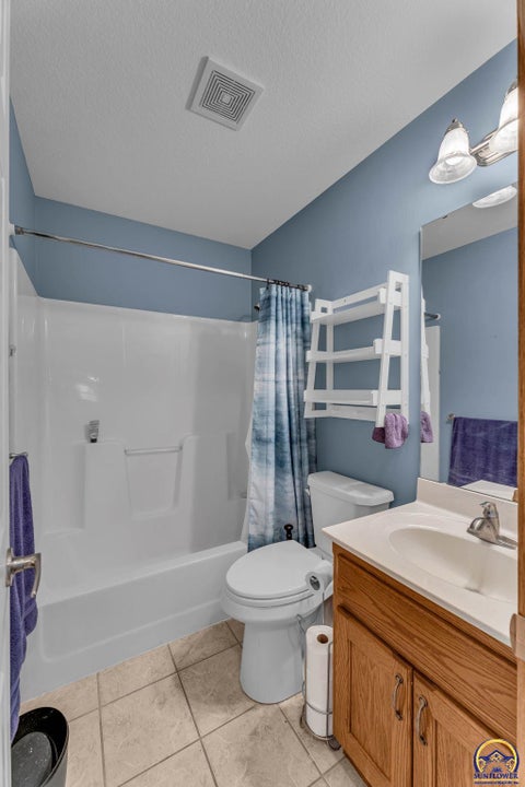 Tiny photo for 4423 SW Misty Harbor Ave, Topeka, KS 66610 (MLS # 246409)