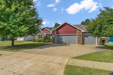 Photo of 4423 SW Misty Harbor Ave, Topeka, KS 66610 (MLS # 246409)