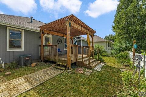 Tiny photo for 4423 SW Misty Harbor Ave, Topeka, KS 66610 (MLS # 246409)