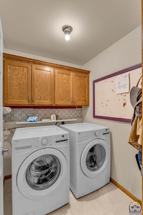 Tiny photo for 4423 SW Misty Harbor Ave, Topeka, KS 66610 (MLS # 246409)