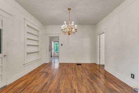 Tiny photo for 1431 SW Tyler St, Topeka, KS 66612 (MLS # 246431)
