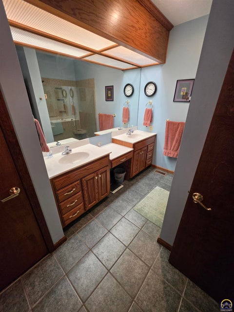 Tiny photo for 1143 SW Red Oaks Pl, Topeka, KS 66615 (MLS # 246016)
